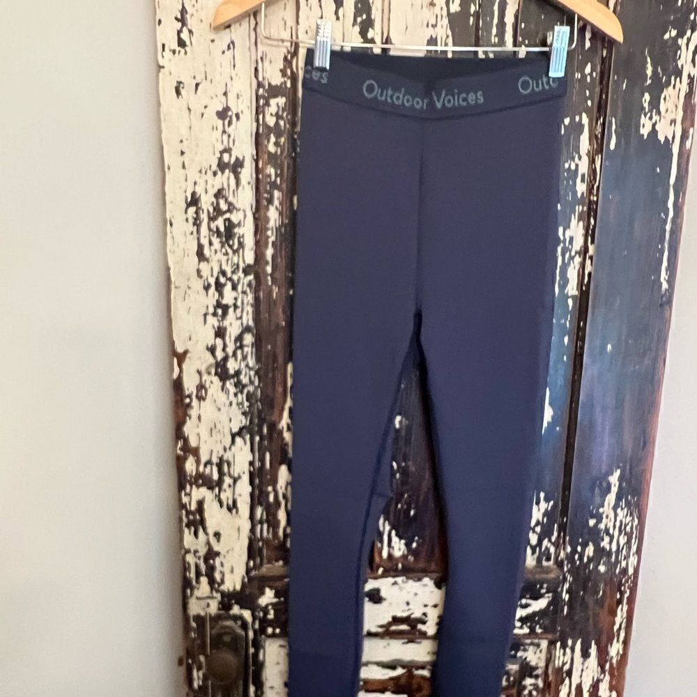 Outdoor Voices Smooth Navy Tech Sweat Coolmax stretch Leggings. XS.